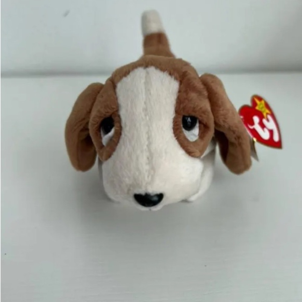 Collectors item: TAG ERRORD1997 Ty Tracker Beanie Baby, Rare, PE PELLETS. NWT.